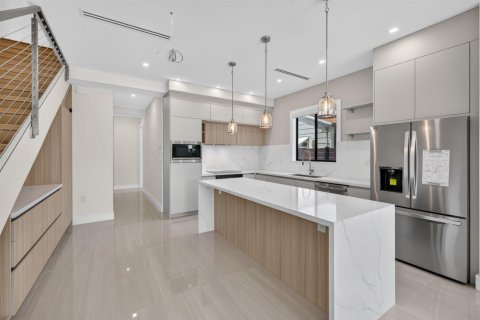 Touwnhouse à louer à Fort Lauderdale, Floride: 4 chambres, 238.29 m2 № 2191675 - photo 10