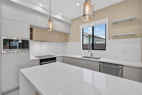 Touwnhouse à louer à Fort Lauderdale, Floride: 4 chambres, 238.29 m2 № 2191675 - photo 16