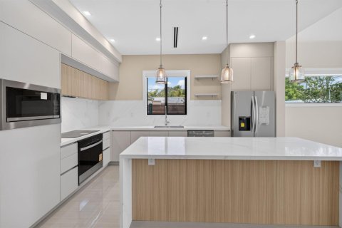 Touwnhouse à louer à Fort Lauderdale, Floride: 4 chambres, 238.29 m2 № 2191675 - photo 9