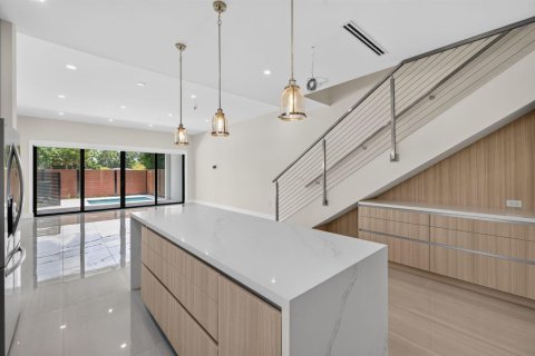 Touwnhouse à louer à Fort Lauderdale, Floride: 4 chambres, 238.29 m2 № 2191675 - photo 13