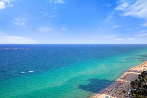 Condo à Hollywood, Floride, 3 chambres  № 2039343