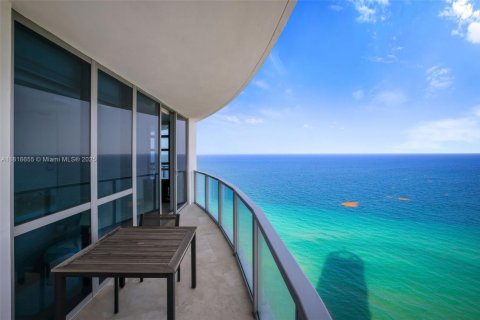 Condo in Hollywood, Florida, 3 bedrooms  № 2039343 - photo 4