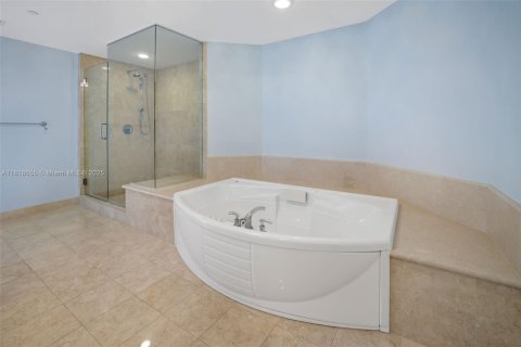 Condo in Hollywood, Florida, 3 bedrooms  № 2039343 - photo 25