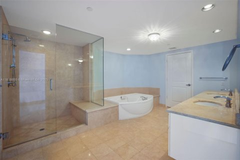 Condo in Hollywood, Florida, 3 bedrooms  № 2039343 - photo 26