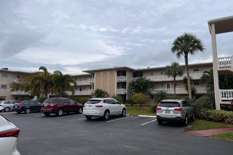 Condo in Lake Worth, Florida, 1 bedroom № 2267899