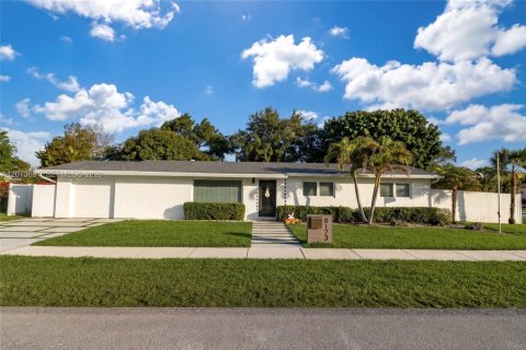 Villa ou maison à Miami, Floride 3 chambres, 177.63 m2 № 2309675