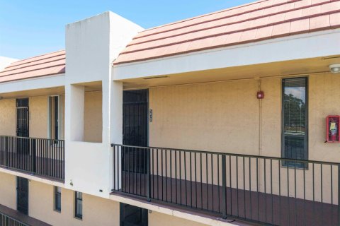 Condominio en venta en Margate, Florida, 2 dormitorios, 101.26 m2 № 2241540 - foto 24