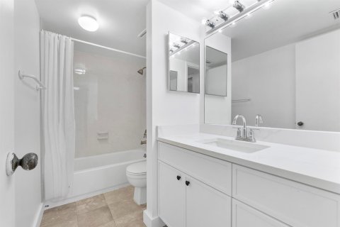 Condominio en venta en Margate, Florida, 2 dormitorios, 101.26 m2 № 2241540 - foto 21