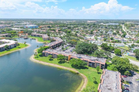 Condominio en venta en Margate, Florida, 2 dormitorios, 101.26 m2 № 2241540 - foto 29