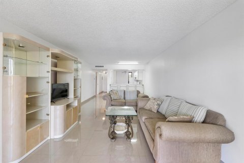 Condominio en venta en Margate, Florida, 2 dormitorios, 101.26 m2 № 2241540 - foto 11