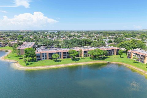 Condominio en venta en Margate, Florida, 2 dormitorios, 101.26 m2 № 2241540 - foto 27