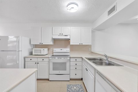 Condominio en venta en Margate, Florida, 2 dormitorios, 101.26 m2 № 2241540 - foto 3