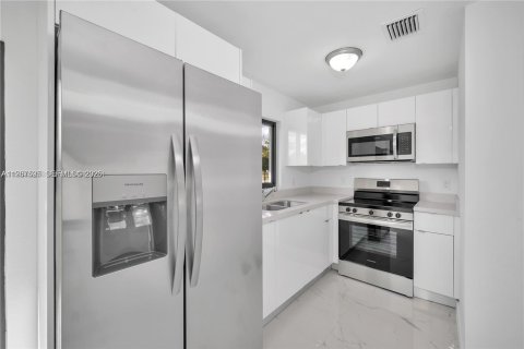 Immobilier commercial à vendre à Florida City, Floride: 176.51 m2 № 2081420 - photo 9