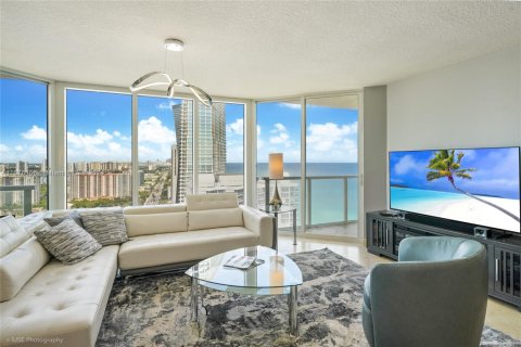 Condo in Sunny Isles Beach, Florida, 2 bedrooms  № 1864911 - photo 6