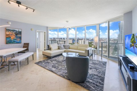 Condo in Sunny Isles Beach, Florida, 2 bedrooms  № 1864911 - photo 8