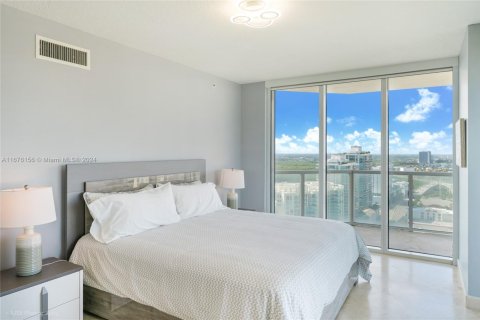 Condo in Sunny Isles Beach, Florida, 2 bedrooms  № 1864911 - photo 12