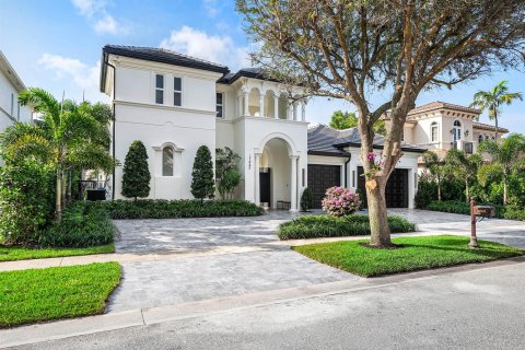 House in Boca Raton, Florida 6 bedrooms, 481.98 sq.m. № 2411770 - photo 4