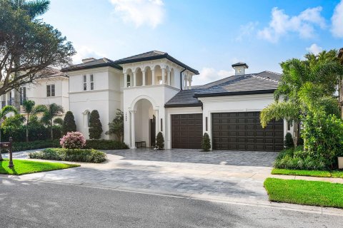 House in Boca Raton, Florida 6 bedrooms, 481.98 sq.m. № 2411770 - photo 3