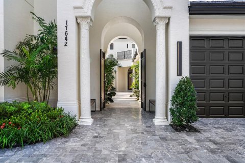 House in Boca Raton, Florida 6 bedrooms, 481.98 sq.m. № 2411770 - photo 5
