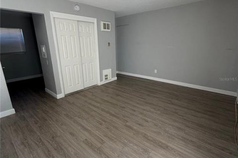 Appartement à louer à Saint Petersburg, Floride: 3 pièces, 37.16 m2 № 2419893 - photo 4