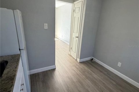 Appartement à louer à Saint Petersburg, Floride: 3 pièces, 37.16 m2 № 2419893 - photo 5