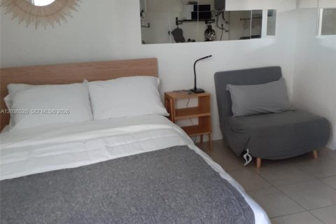 Propiedad comercial en Miramar, Florida 1 dormitorio, 32.52 m2 № 2077927