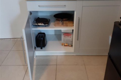 Propiedad comercial en alquiler en Miramar, Florida, 1 dormitorio, 32.52 m2 № 2077927 - foto 9