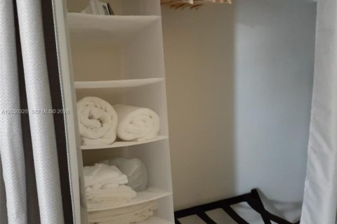 Propiedad comercial en alquiler en Miramar, Florida, 1 dormitorio, 32.52 m2 № 2077927 - foto 4