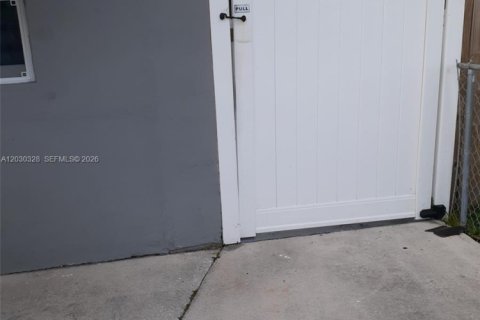 Propiedad comercial en alquiler en Miramar, Florida, 1 dormitorio, 32.52 m2 № 2077927 - foto 11