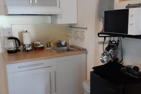 Propiedad comercial en alquiler en Miramar, Florida, 1 dormitorio, 32.52 m2 № 2077927 - foto 8