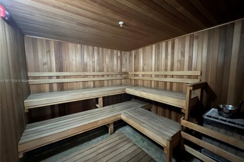 Снять в аренду кондоминиум в Майами-Бич, Флорида 1 спальня, 72.37м2, № 2082577 - фото 28