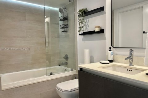 Снять в аренду кондоминиум в Майами-Бич, Флорида 1 спальня, 72.37м2, № 2082577 - фото 24