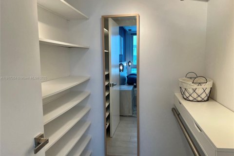 Снять в аренду кондоминиум в Майами-Бич, Флорида 1 спальня, 72.37м2, № 2082577 - фото 22