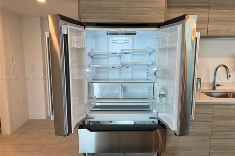 Снять в аренду кондоминиум в Майами-Бич, Флорида 1 спальня, 72.37м2, № 2082577 - фото 14