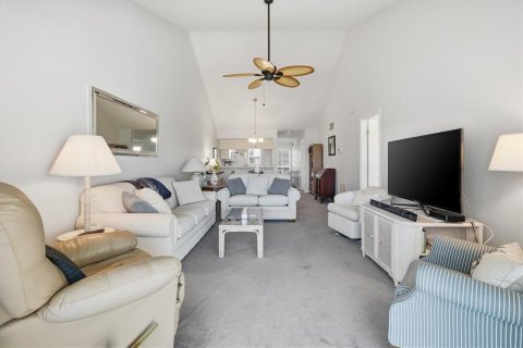 Condo in Venice, Florida, 2 bedrooms  № 2100655 - photo 11