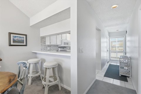 Condo in Venice, Florida, 2 bedrooms  № 2100655 - photo 4