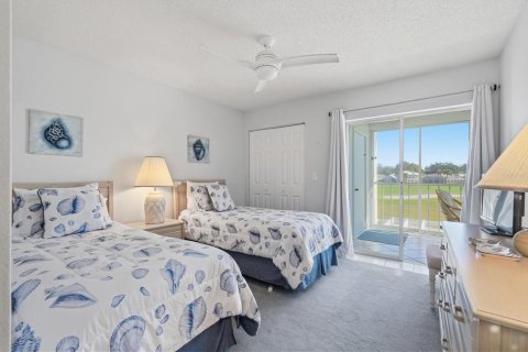 Condo in Venice, Florida, 2 bedrooms  № 2100655 - photo 22