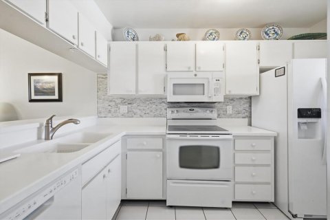 Condo in Venice, Florida, 2 bedrooms  № 2100655 - photo 14