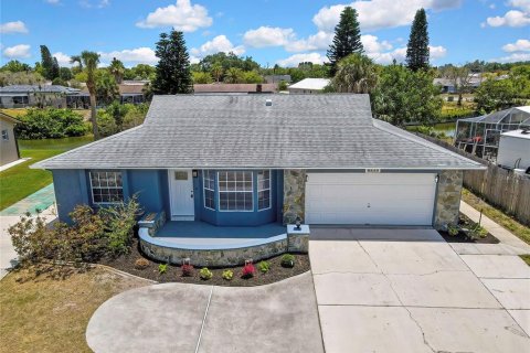 Casa en Port Richey, Florida 3 dormitorios, 133.04 m2 № 2114868