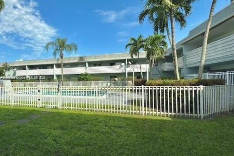 Condominio en venta en Plantation, Florida, 1 dormitorio, 54.63 m2 № 1957677 - foto 3