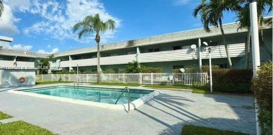 Condominio en Plantation, Florida, 1 dormitorio  № 1957677