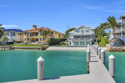 House in Jupiter, Florida 6 bedrooms, 448.07 sq.m. № 2169795