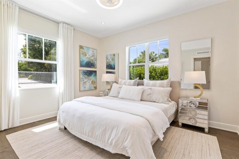 House in Jupiter, Florida 6 bedrooms, 448.07 sq.m. № 2169795 - photo 16