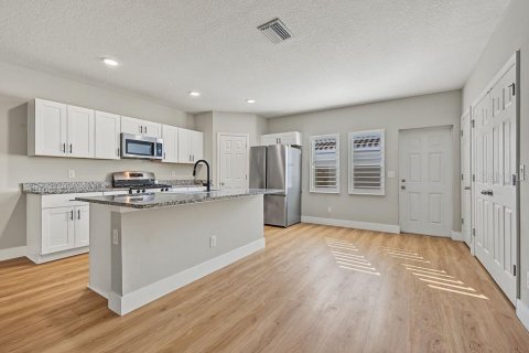 Touwnhouse à vendre à Odessa, Floride: 3 chambres, 133.87 m2 № 2415206 - photo 11