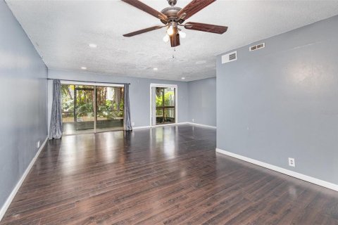 Condo in Winter Springs, Florida, 3 bedrooms  № 1592764 - photo 7