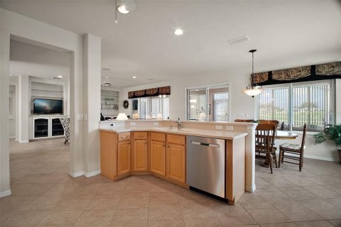 House in Summerfield, Florida 2 bedrooms, 153.66 sq.m. № 1884998 - photo 8