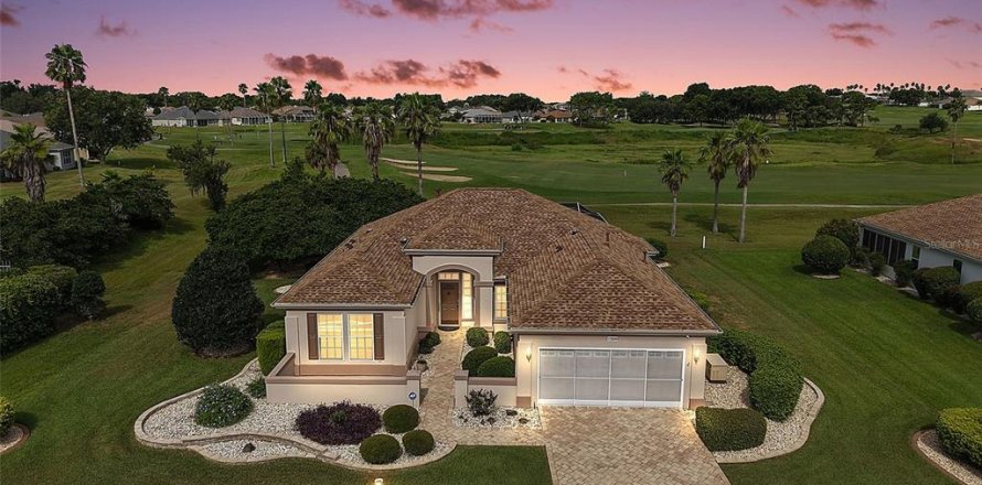 House in Summerfield, Florida 2 bedrooms, 153.66 sq.m. № 1884998