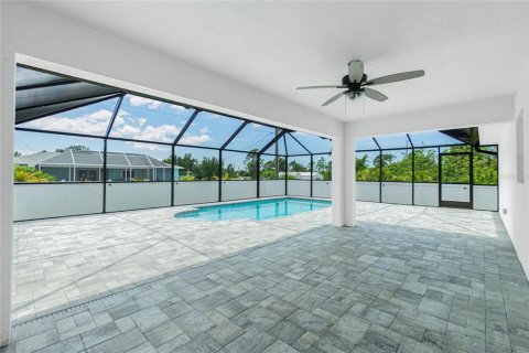 House in Port Charlotte, Florida 3 bedrooms, 136.01 sq.m. № 1747111 - photo 25