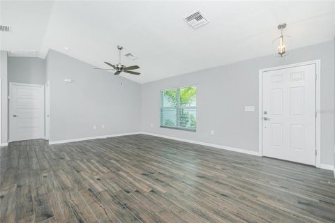 House in Port Charlotte, Florida 3 bedrooms, 136.01 sq.m. № 1747111 - photo 4