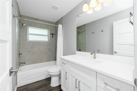 House in Port Charlotte, Florida 3 bedrooms, 136.01 sq.m. № 1747111 - photo 22
